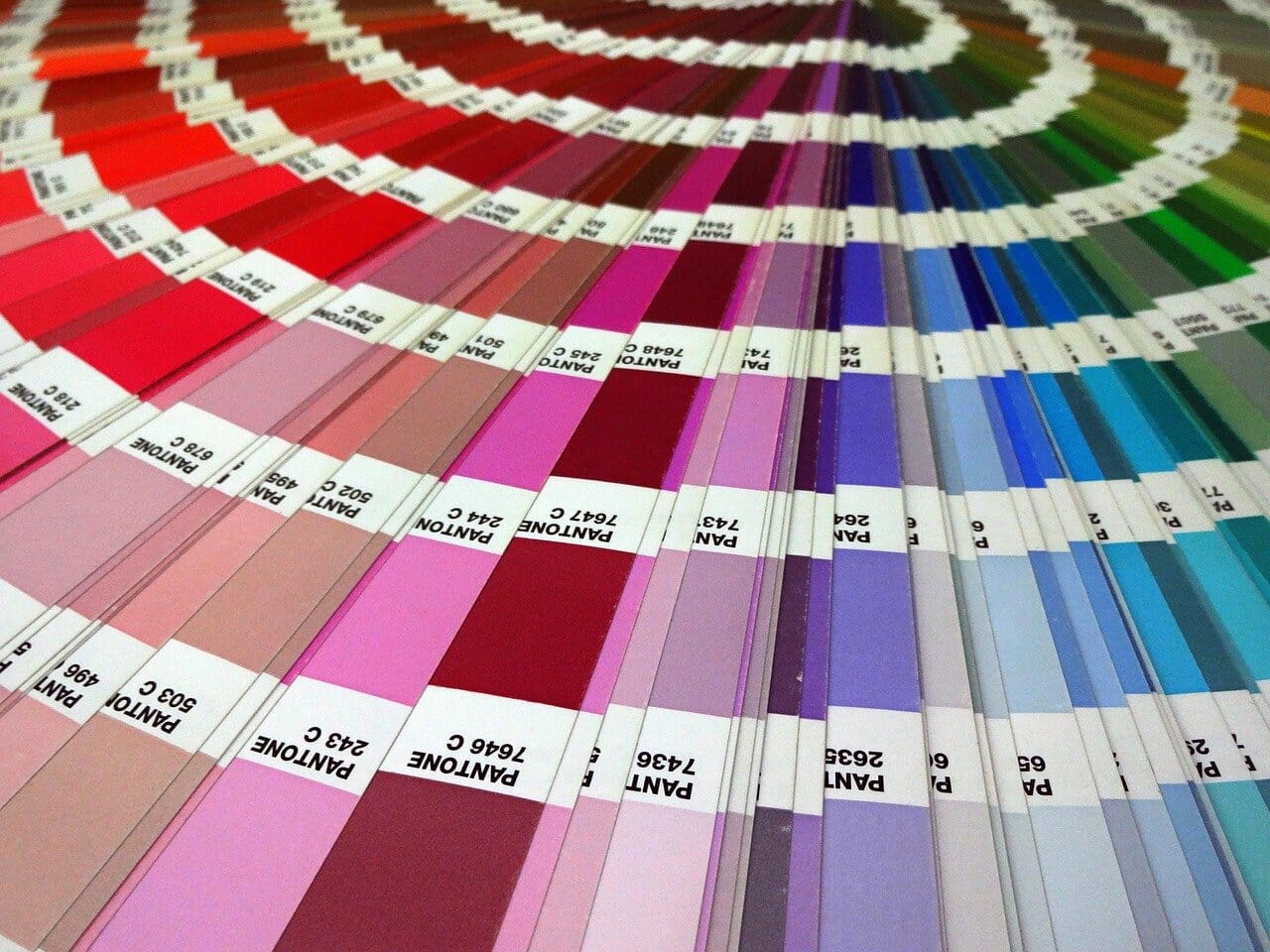 sosmisposo-pantone